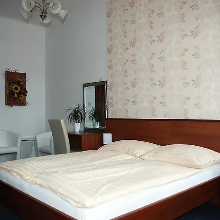 Casa de hóspedes Falko 3*